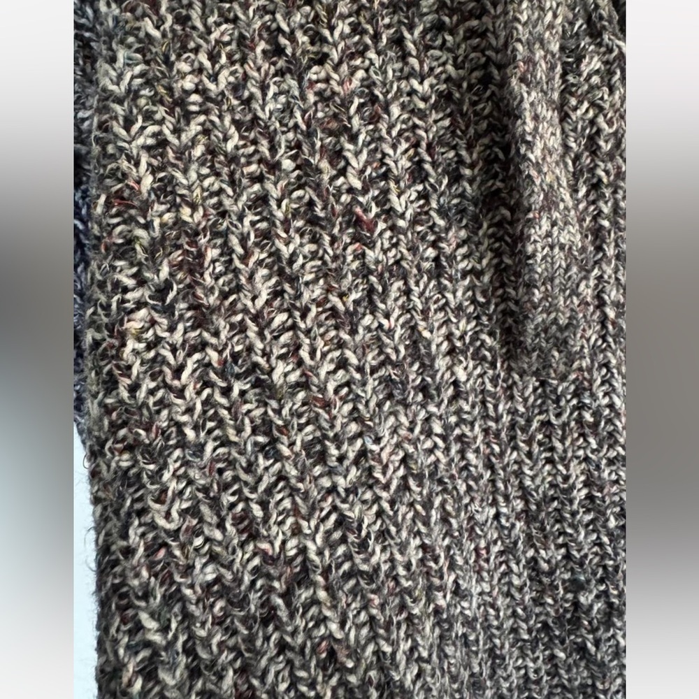 Aerie V-Neck Knit Sweater in Gray - Picture 2 of 8